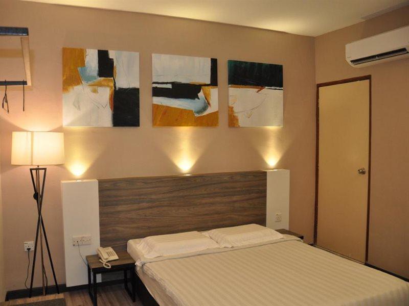 Frazel Inn Hotel Parit Buntar Exterior photo