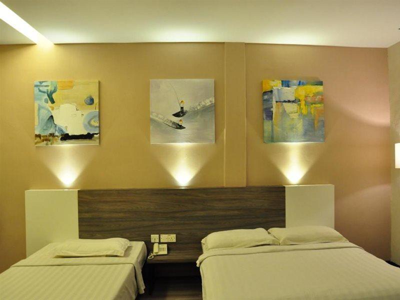 Frazel Inn Hotel Parit Buntar Exterior photo