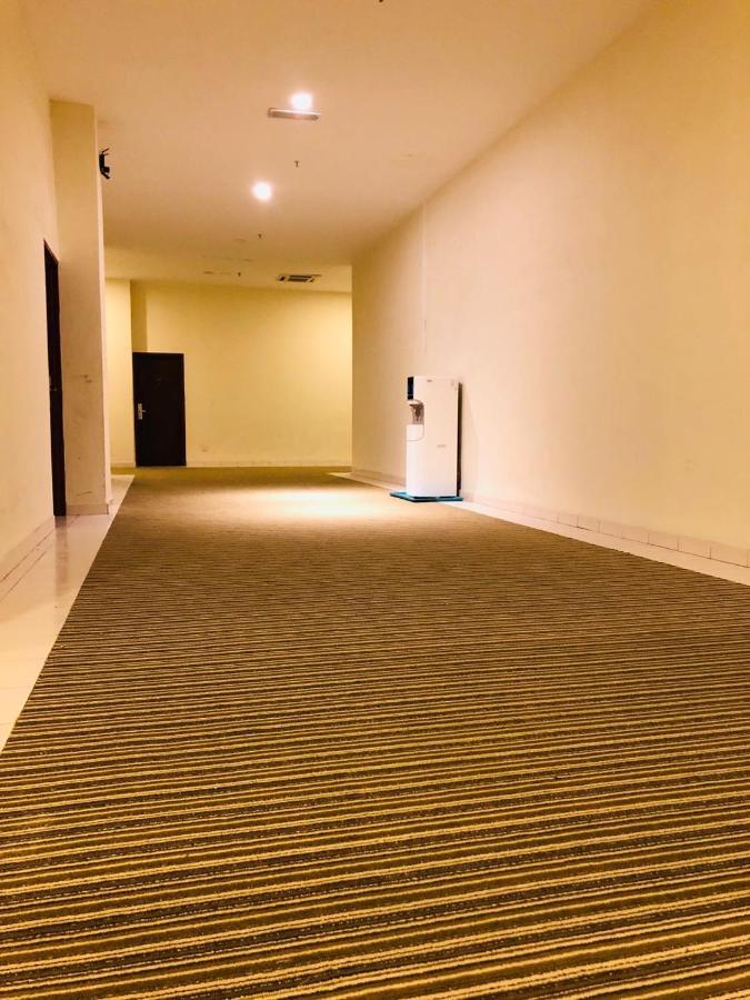 Frazel Inn Hotel Parit Buntar Exterior photo